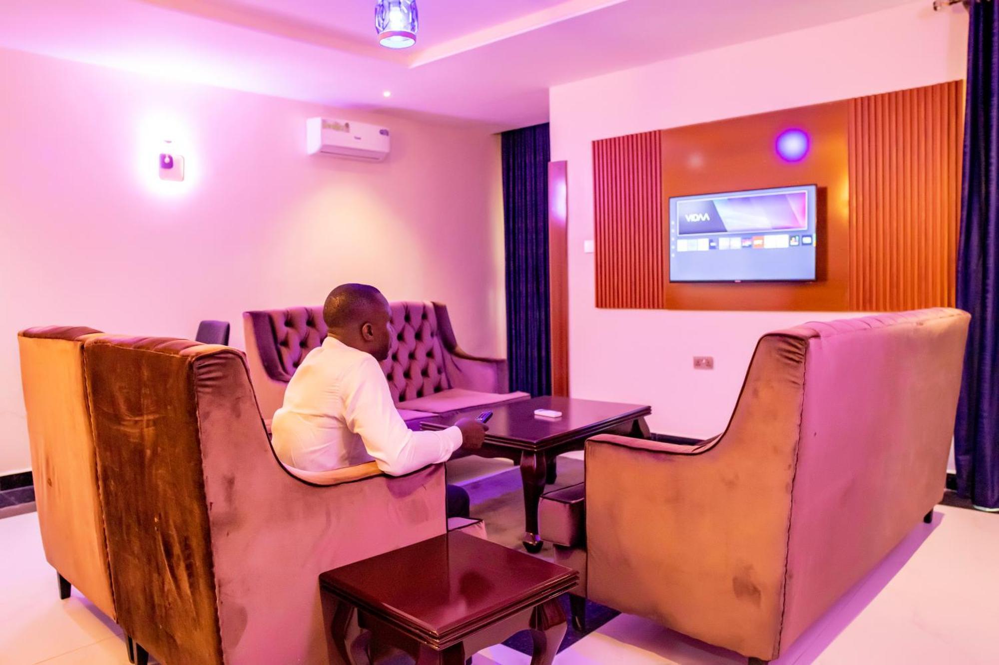 Villa Hilton Hotels Uyo Dış mekan fotoğraf