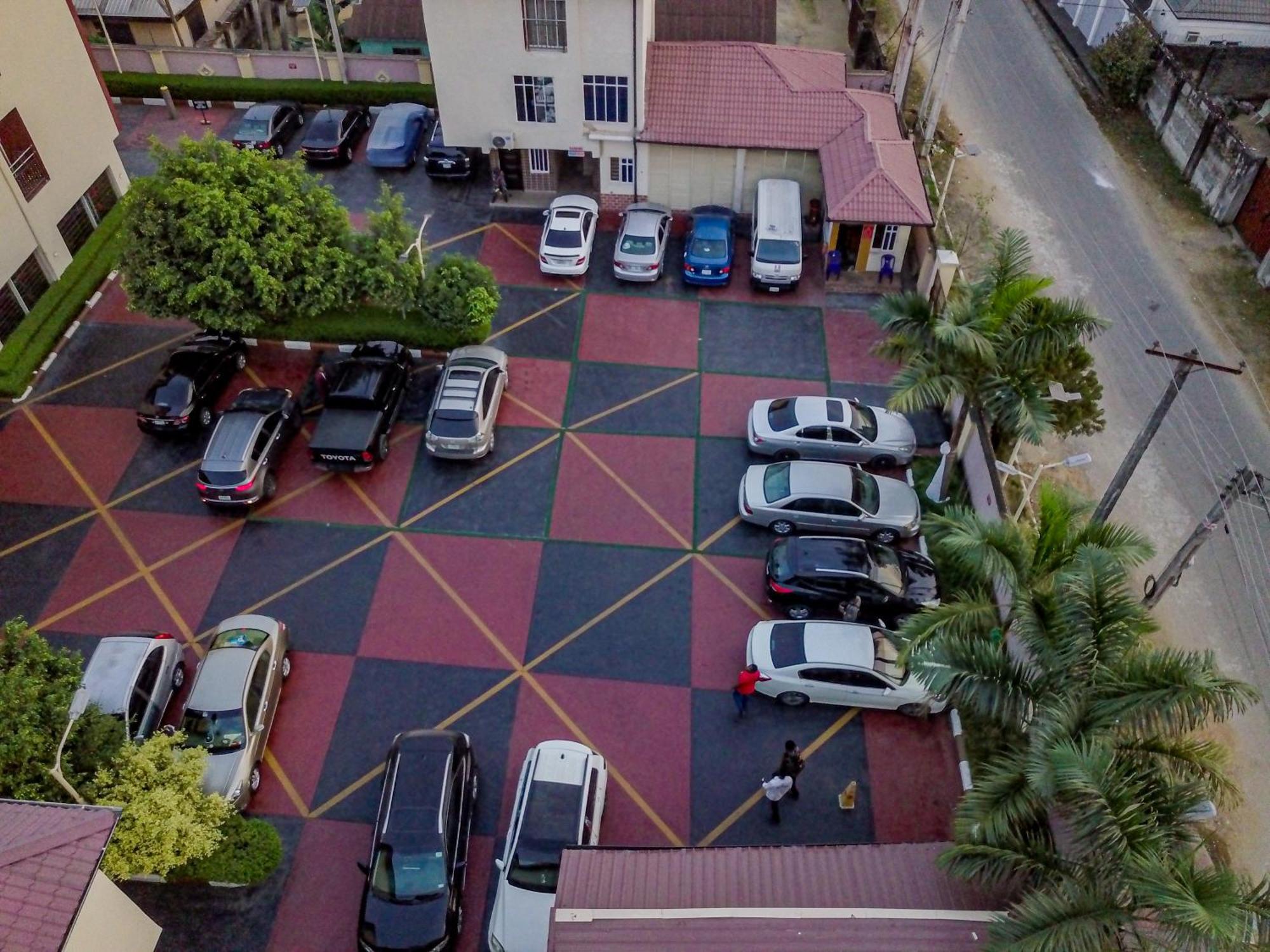 Villa Hilton Hotels Uyo Dış mekan fotoğraf